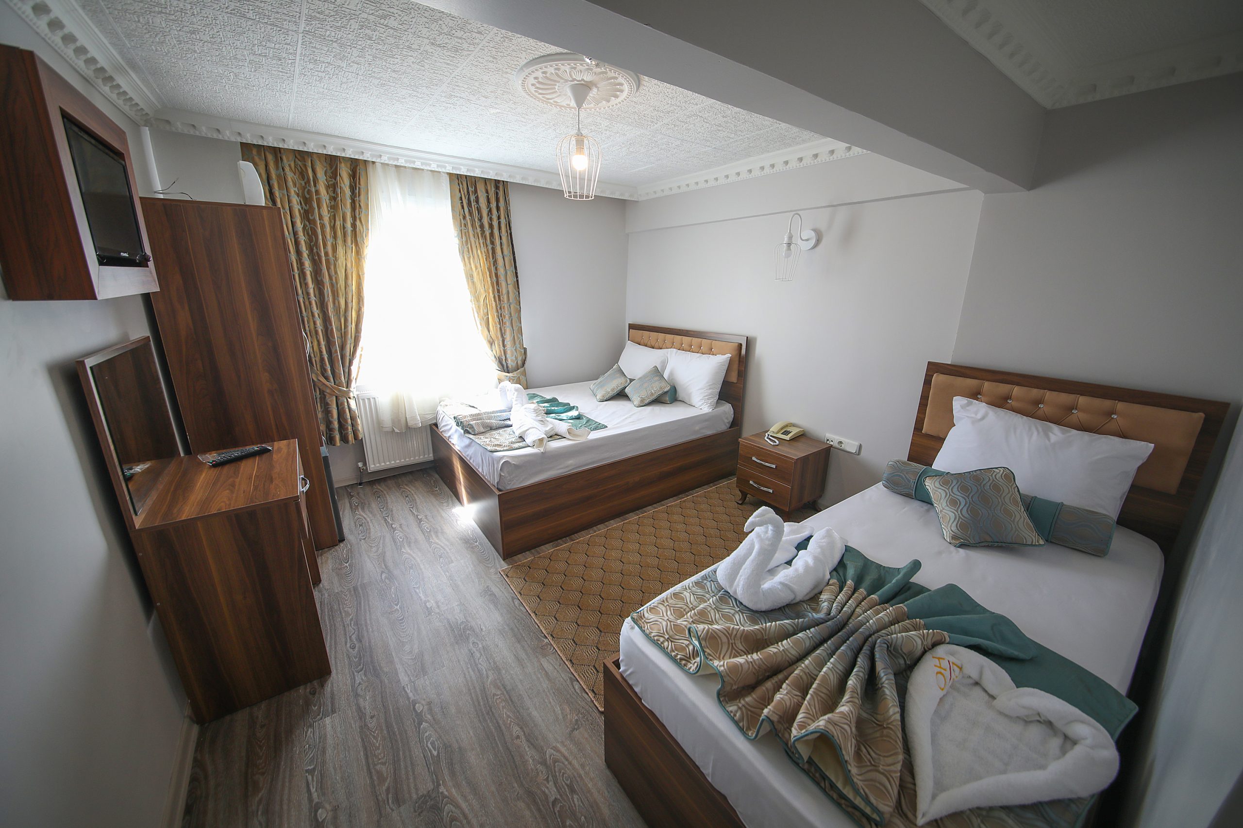 Air conditioning and flat-screen TV